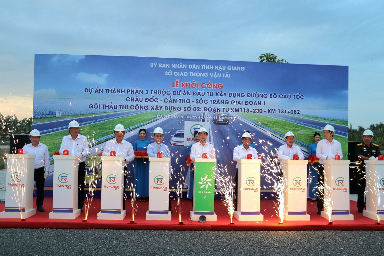 Hậu Giang khởi công gói thầu số 2 cao tốc Châu Đốc- Cần Thơ - Sóc Trăng - Ảnh 2. Hậu Giang khởi công gói thầu số 2 cao tốc Châu Đốc- Cần Thơ - Sóc Trăng - Ảnh 2.